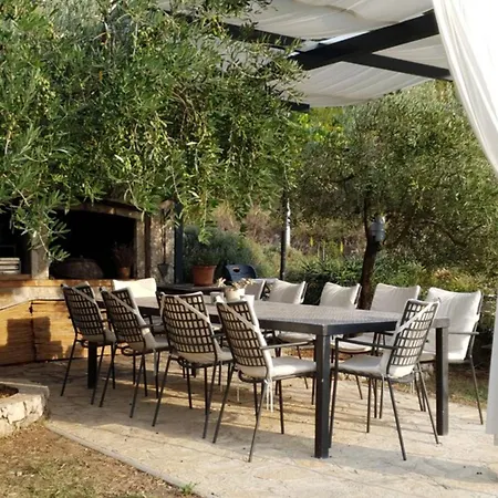 Dube Πανσιόν