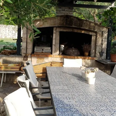 Dube Πανσιόν