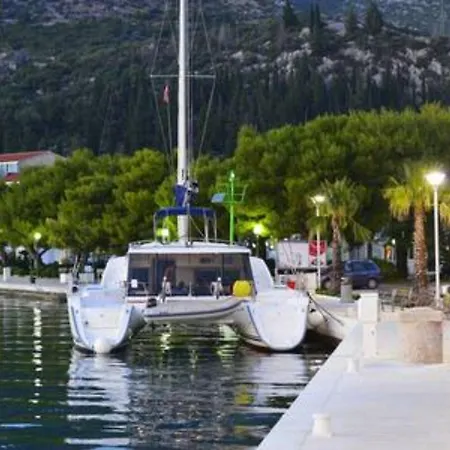 Dube Πανσιόν 3*